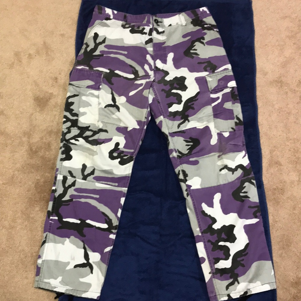 PURPLE CAMO CARGO PANTS